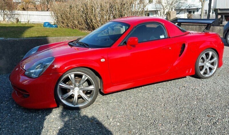 Röd Begagnad 2004 Toyota MR2 Cab | 115 000 kr - Bild 1/4