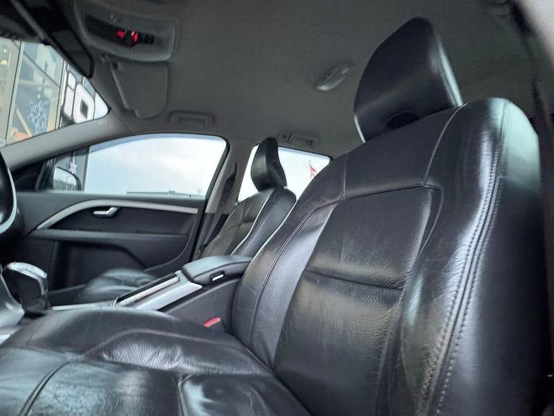 Begagnad Volvo V70 Momentum 163 HK (119 kW) 2013 Vit Kombi