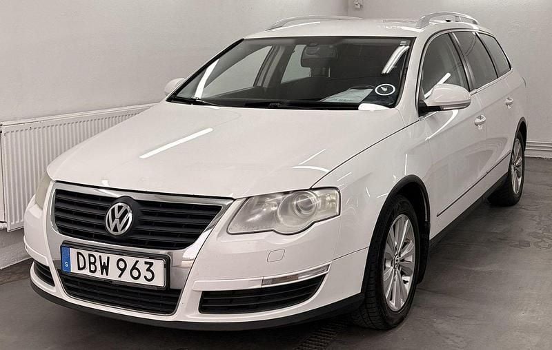 Vit Begagnad 2008 VW Passat Sportline Kombi | 22 600 kr (Marknadspris) - Bild 1/4