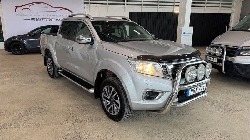 Silver Begagnad 2016 Nissan Navara Pickup | 214 900 kr (Marknadspris) - Bild 1/4