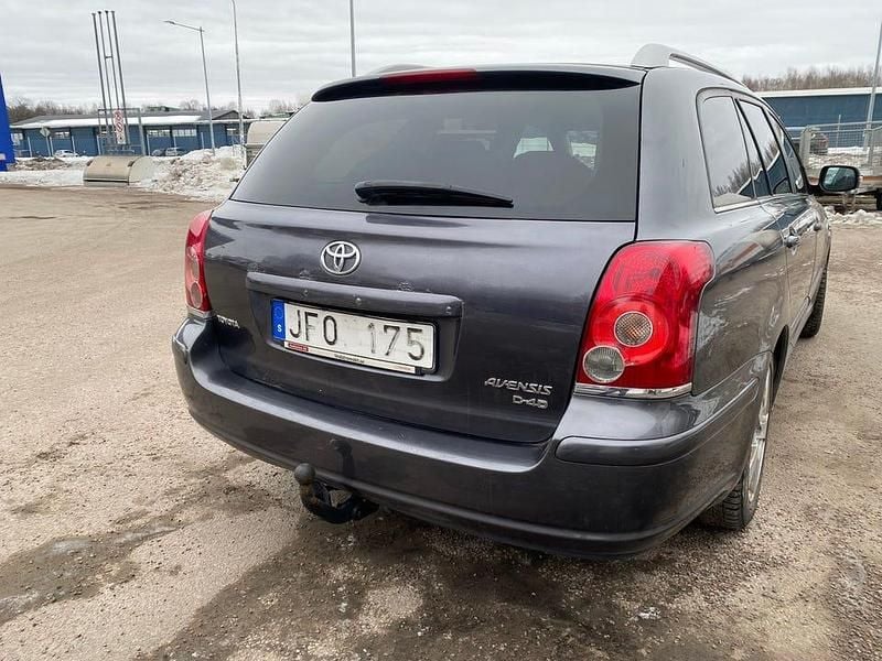 Begagnad Toyota Avensis 126 HK (92 kW) 2007 Kombi