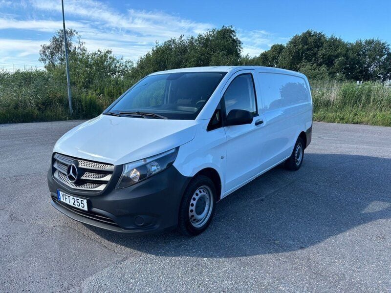 Vit Begagnad 2017 Mercedes Vito Minibuss | 114 900 kr (Superpris) - Bild 1/4