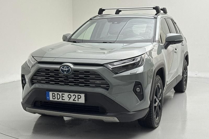 Begagnad Toyota RAV4 Executive 222 HK (163 kW) 2023 Grön SUV