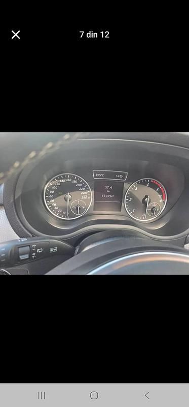 Begagnad Mercedes B200 136 HK (100 kW) 2013 Sliver Minibuss