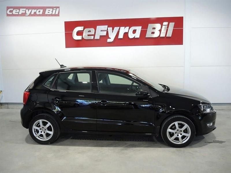 Begagnad VW Polo Comfortline 86 HK (63 kW) 2014 Svart Halvkombi