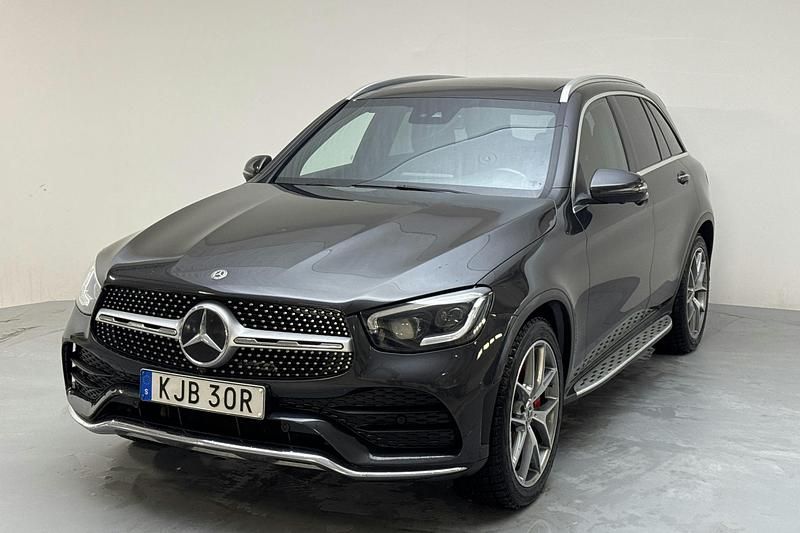 Begagnad Mercedes GLC300 AMG line 245 HK (180 kW) 2020 Grå