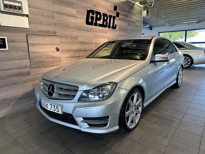 Silver Begagnad 2013 Mercedes C220 AMG Sedan | 139 000 kr (Lite dyr) - Bild 1/4