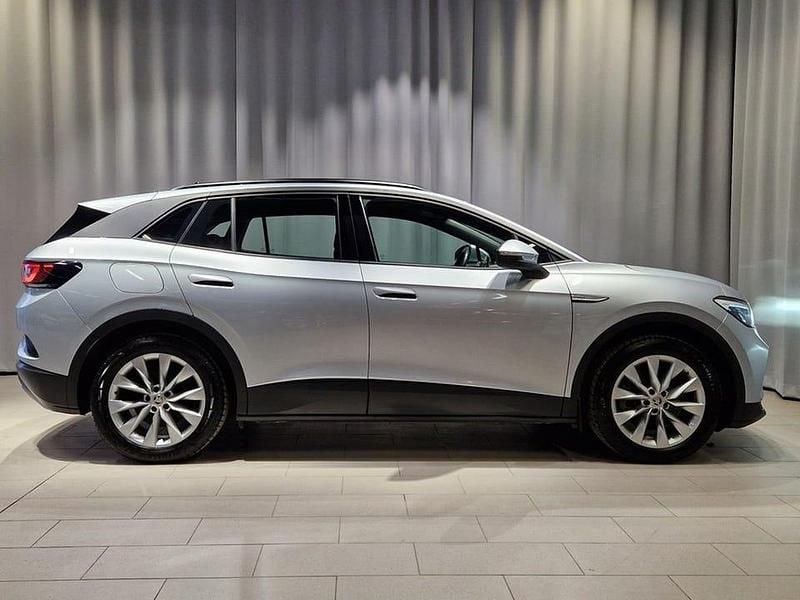 Begagnad VW ID.4 Pro Performance 150 kW (204 HK) 2023 Silver SUV