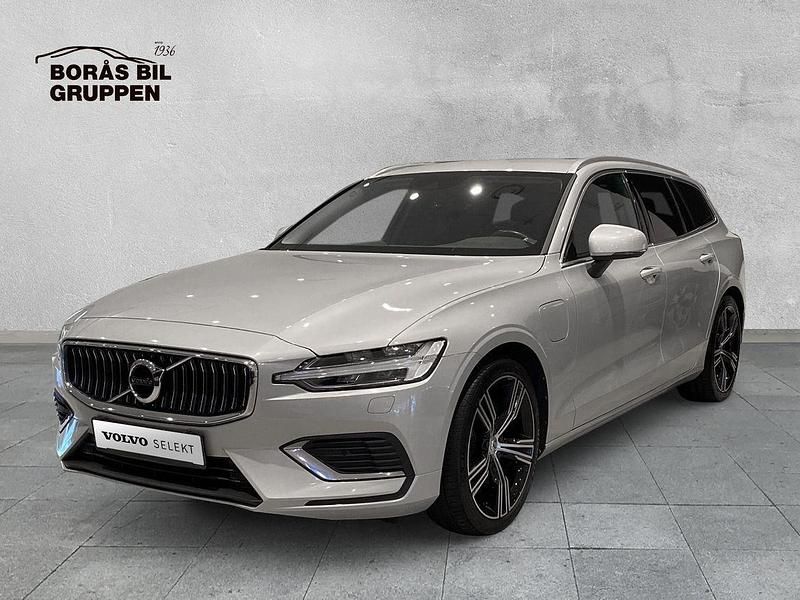 Vit Begagnad 2022 Volvo V60 Inscription Kombi | 359 000 kr (Marknadspris) - Bild 1/4