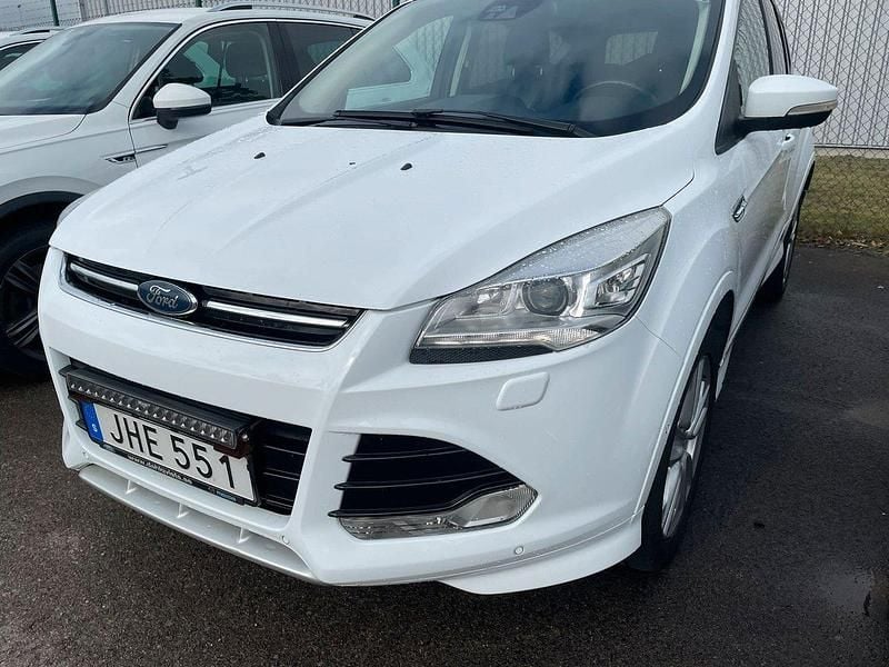 Vit Begagnad 2016 Ford Kuga Titanium X SUV | 135 000 kr (Marknadspris) - Bild 1/2