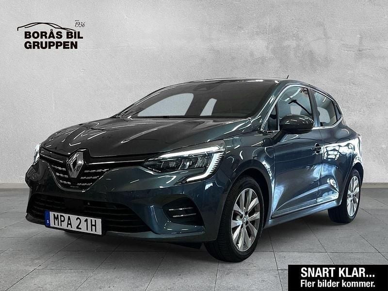 Grå Begagnad 2022 Renault Clio V Intens Halvkombi | 149 000 kr (Marknadspris) - Bild 1/2