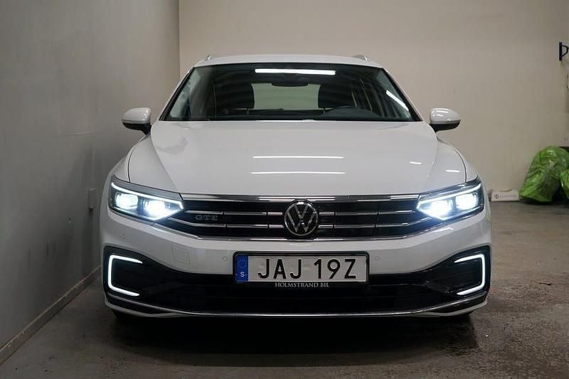 Begagnad VW Passat Executive 218 HK (160 kW) 2023 Vit Kombi