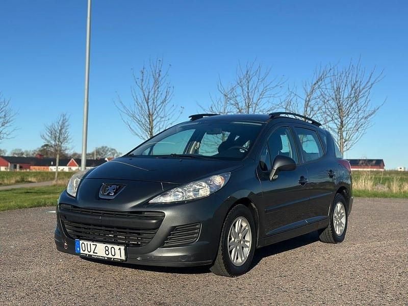 Mörkgrå (grå) Begagnad 2009 Peugeot 207 Kombi | 19 900 kr (Marknadspris) - Bild 1/4