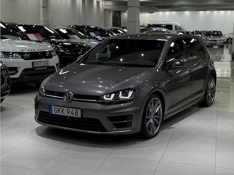 Grå Begagnad 2014 VW Golf VII R Halvkombi | 179 900 kr (Marknadspris) - Bild 1/4