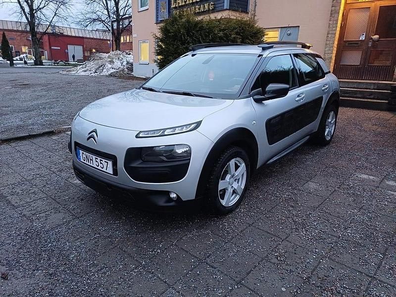 Begagnad Citroën C4 Cactus PureTech 82 HK (60 kW) 2014 Silver Halvkombi