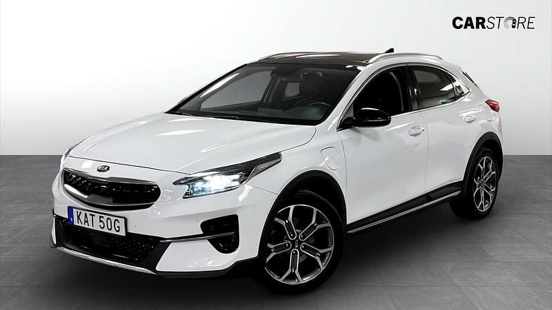 Vit Begagnad 2021 Kia XCeed Advance SUV | 239 900 kr (Marknadspris) - Bild 1/4