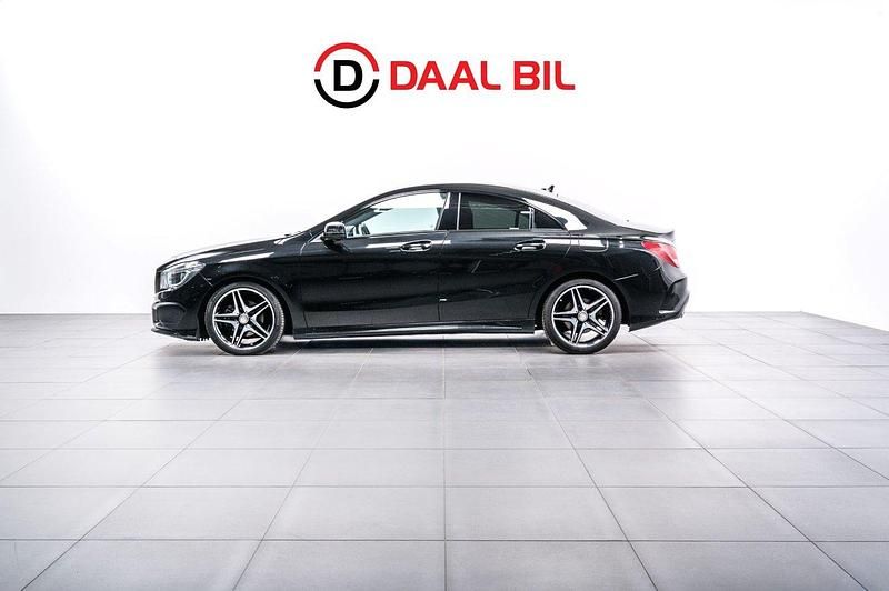 Svart Begagnad 2014 Mercedes CLA200 AMG Sportkupé | 209 700 kr (Bra pris) - Bild 1/4