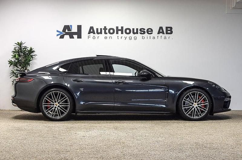 Begagnad Porsche Panamera Turbo 2018 Grå Sedan