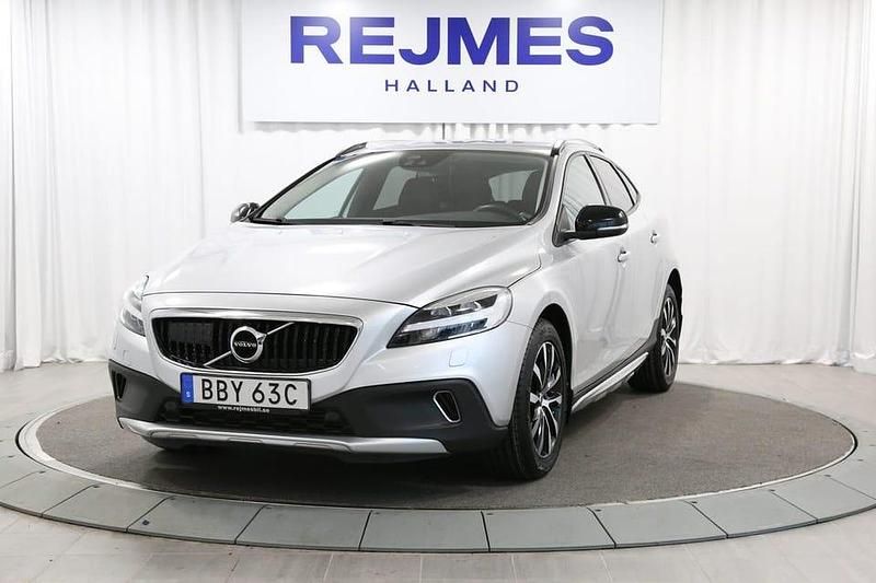 Silver Begagnad 2019 Volvo V40 CC Pro Kombi | 239 500 kr (Lite dyr) - Bild 1/4