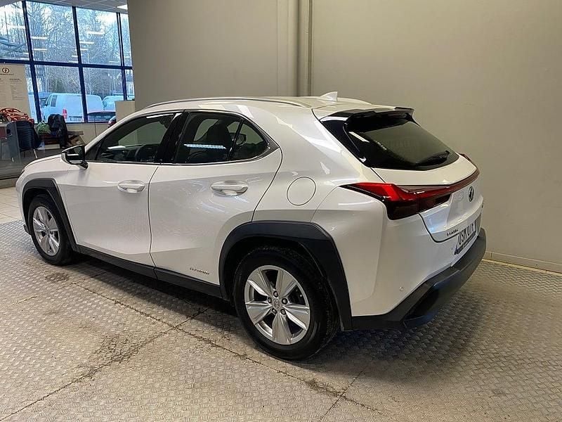 Begagnad Lexus UX 250h 184 HK (135 kW) 2019 Vit SUV