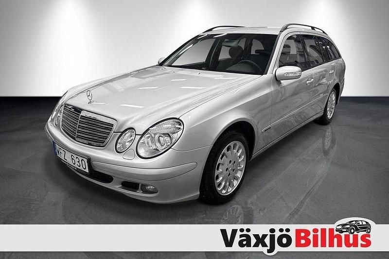 Silver Begagnad 2004 Mercedes E200 Kombi | 79 900 kr - Bild 1/4