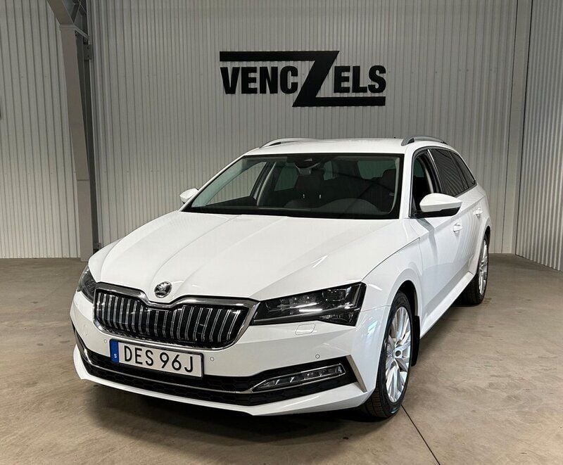 Vit Begagnad 2022 Skoda Superb Business Line Kombi | 249 000 kr (Superpris) - Bild 1/4