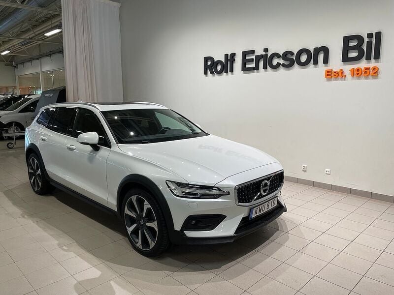 Begagnad 2021 Volvo V60 CC Kombi | 359 500 kr (Lite dyr) - Bild 1/4
