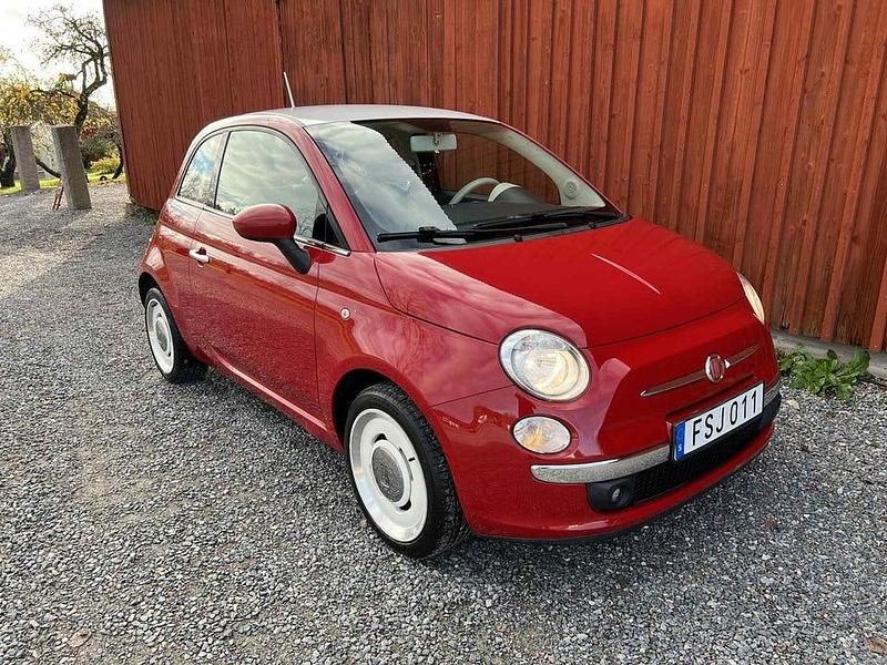 Röd Begagnad 2015 Fiat 500 Halvkombi | 69 000 kr (Bra pris) - Bild 1/4