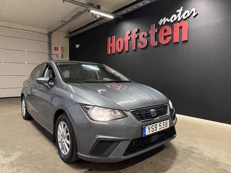Grå Begagnad 2017 Seat Ibiza Style Halvkombi | 79 900 kr (Marknadspris) - Bild 1/4