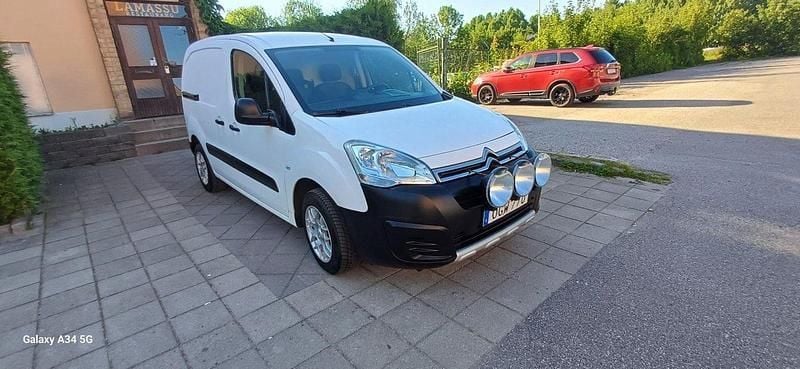 Vit Begagnad 2016 Citroën Berlingo Minibuss | 52 900 kr (Bra pris) - Bild 1/4