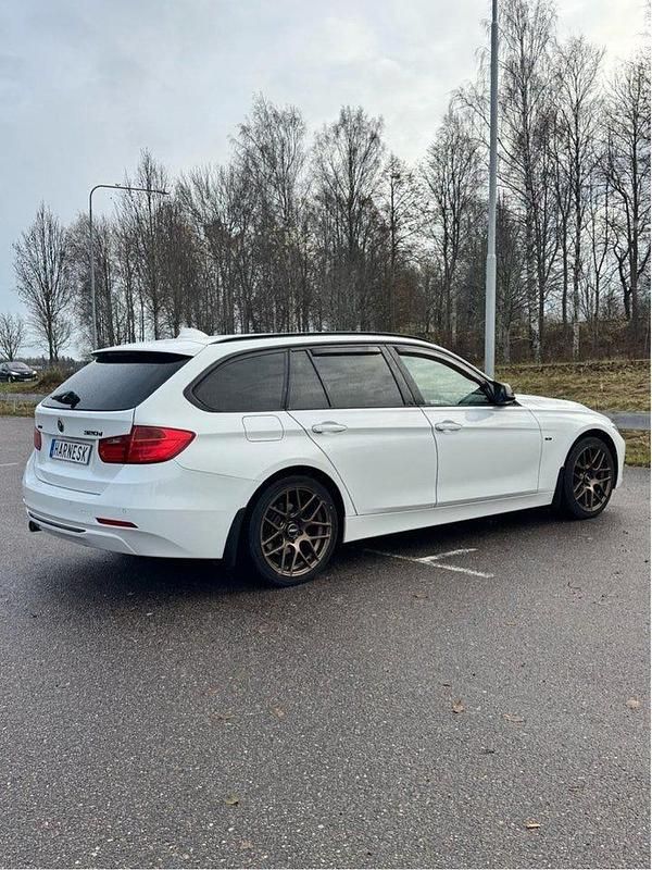 Begagnad 2014 BMW 320 Sport Line Kombi | 105 000 kr (Marknadspris) - Bild 1/4