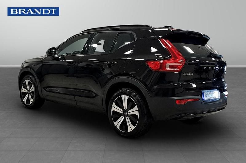 Begagnad Volvo XC40 Single Motor 175 kW (238 HK) 2023 Svart SUV