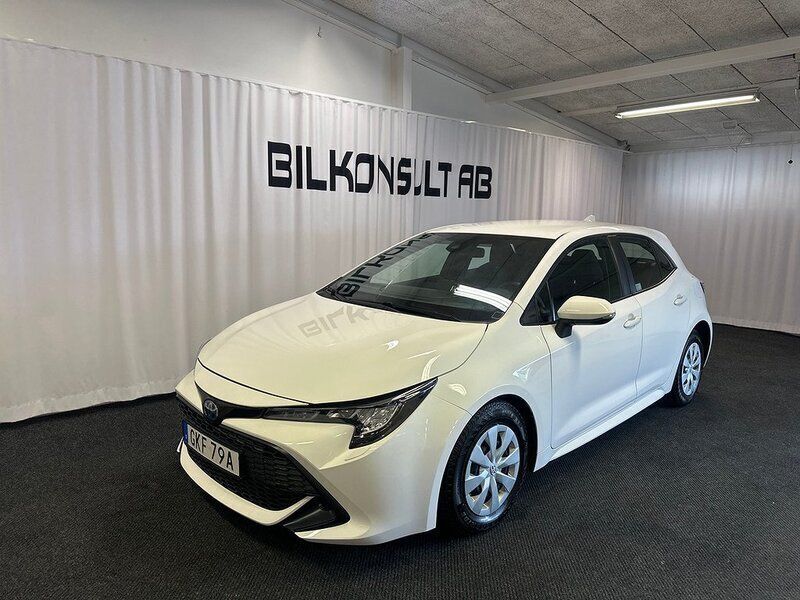 Vit Begagnad 2019 Toyota Corolla Life Halvkombi | 199 000 kr (Marknadspris) - Bild 1/4