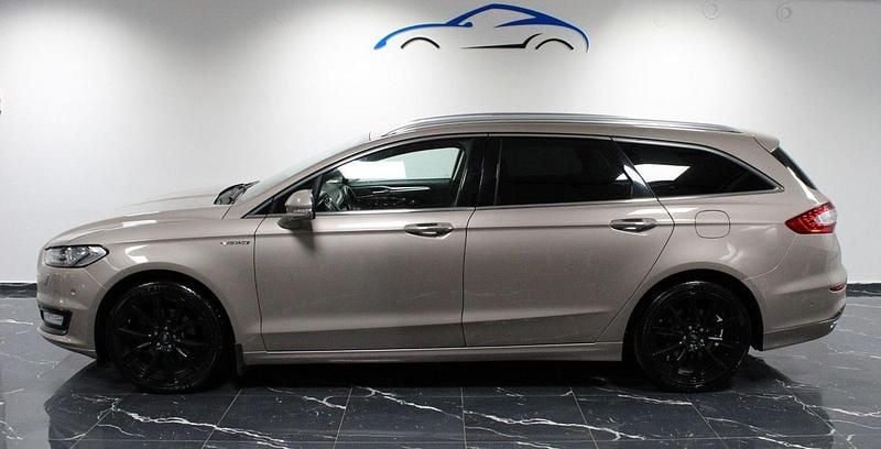 Grå Begagnad 2017 Ford Mondeo Vignale Kombi | 159 900 kr (Bra pris) - Bild 1/4