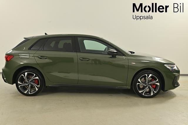Begagnad Audi A3 Sportback e-tron S-Line 272 HK (200 kW) 2025 Distriktgrön metallic Halvkombi