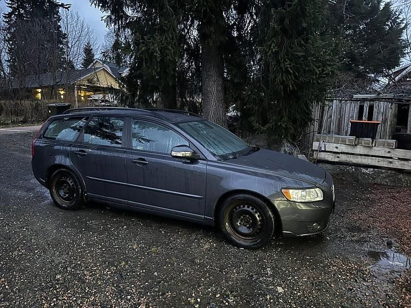 Begagnad 2010 Volvo V50 Kombi | 20 000 kr (Bra pris) - Bild 1/4