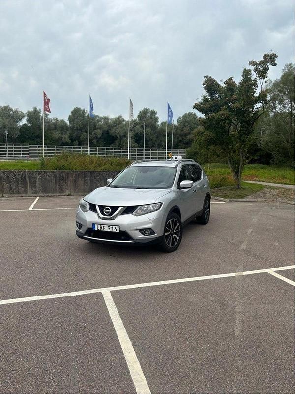 Silver Begagnad 2015 Nissan X-Trail SUV | 60 000 kr (Superpris) - Bild 1/4
