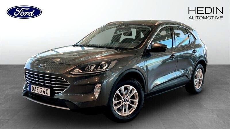 Grå (silver) Begagnad 2021 Ford Kuga Titanium SUV | 244 900 kr (Bra pris) - Bild 1/4