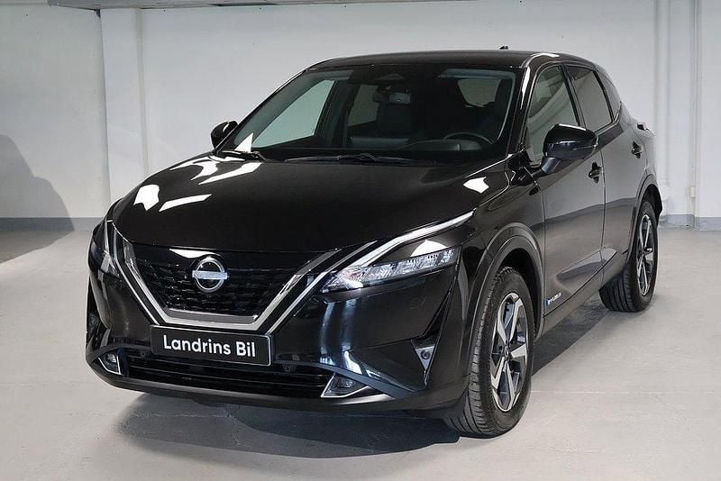 Svart Begagnad 2023 Nissan Qashqai N-Connecta SUV | 324 500 kr (Marknadspris) - Bild 1/4