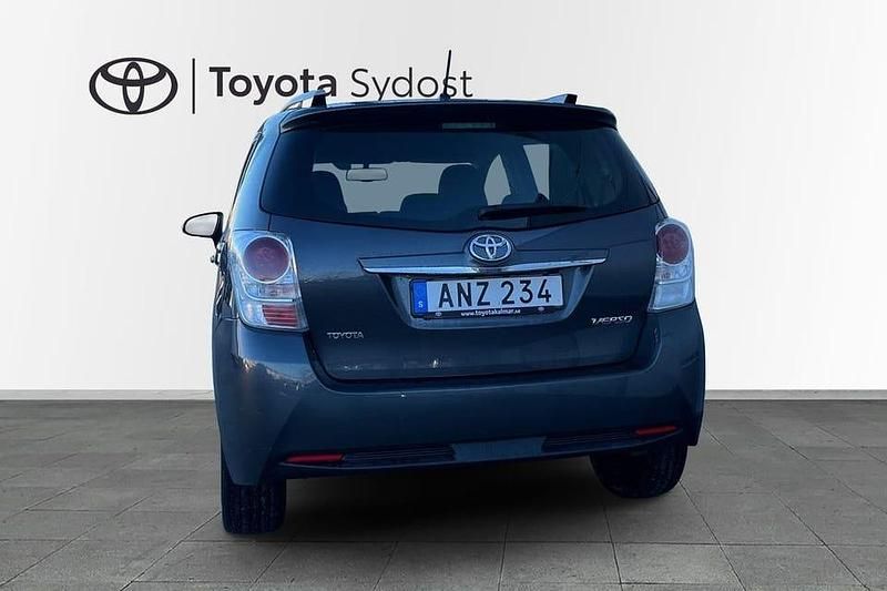 Begagnad Toyota Verso Edition 148 HK (108 kW) 2015 Grå Minibuss