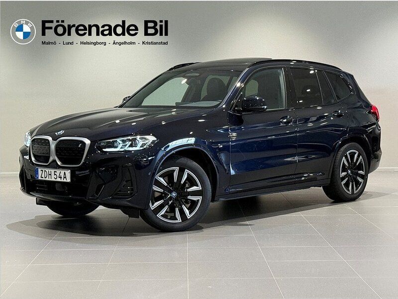 Svart Begagnad 2024 BMW iX3 Shadowline SUV | 599 000 kr (Bra pris) - Bild 1/4