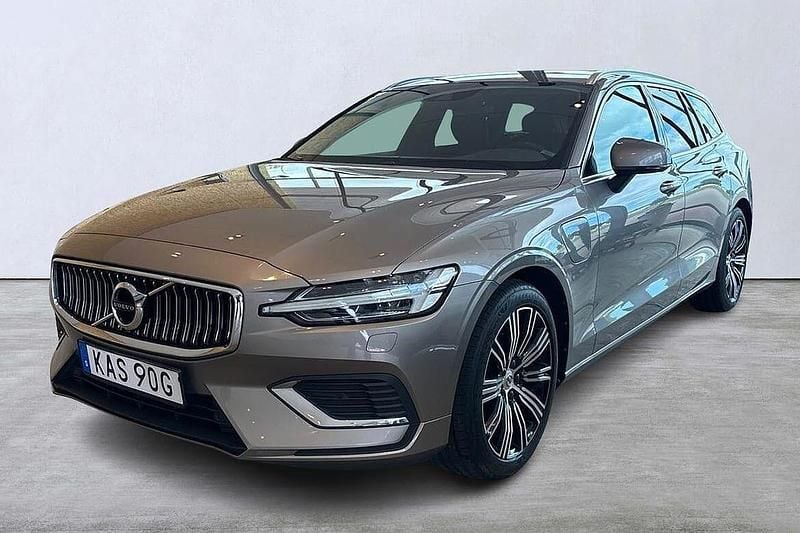 Grå Begagnad 2021 Volvo V60 Inscription Kombi | 255 000 kr (Marknadspris) - Bild 1/4