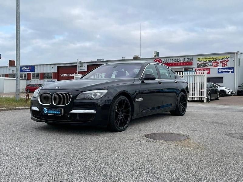 Begagnad BMW 750 408 HK (300 kW) 2008 Svart Sedan