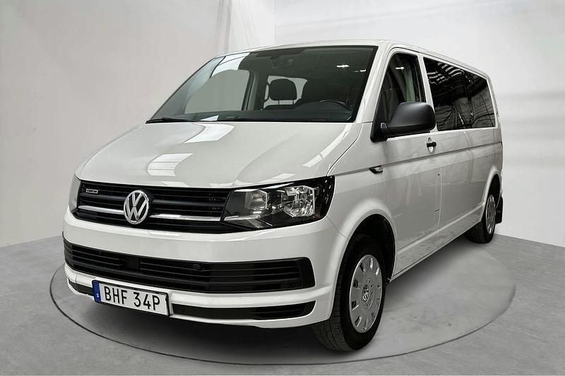 Vit Begagnad 2019 VW Caravelle Minibuss | 140 000 kr - Bild 1/4