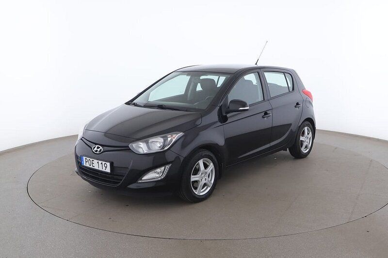 Svart Begagnad 2014 Hyundai i20 Halvkombi | 105 000 kr (Marknadspris) - Bild 1/4