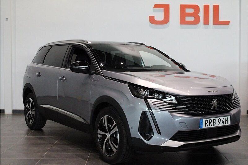 Grå Begagnad 2024 Peugeot 5008 GTi Minibuss | 349 900 kr (Marknadspris) - Bild 1/4