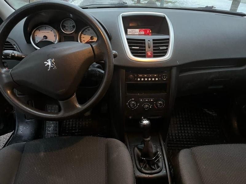 Begagnad Peugeot 207 2010