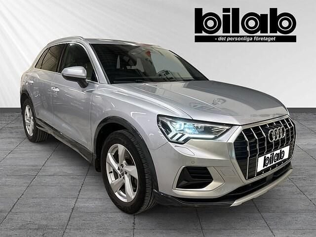 Begagnad Audi Q3 Premium 190 HK (139 kW) 2019 Silver SUV