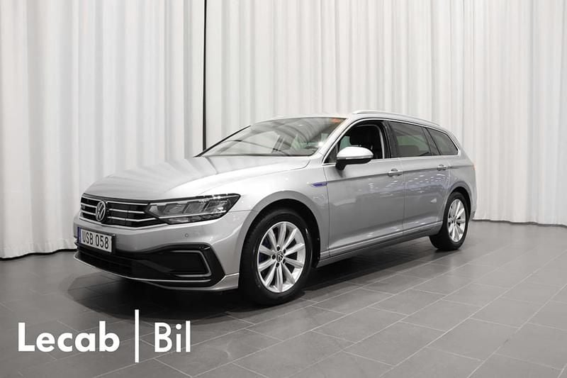 Begagnad VW Passat GTE 218 HK (160 kW) 2022 Silver Kombi
