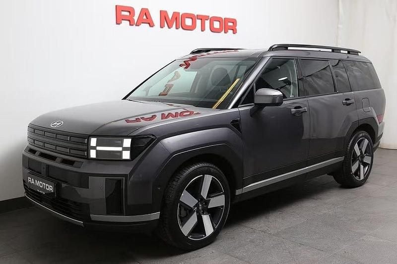 Phantom black Ny 2025 Hyundai Santa Fe Advanced SUV | 599 900 kr (Superpris) - Bild 1/4